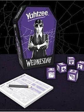 Hasbro Yahtzee Wednesday Edition - Purple